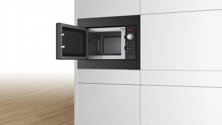 Встраиваемая микроволновая печь Bosch BFL523MB3