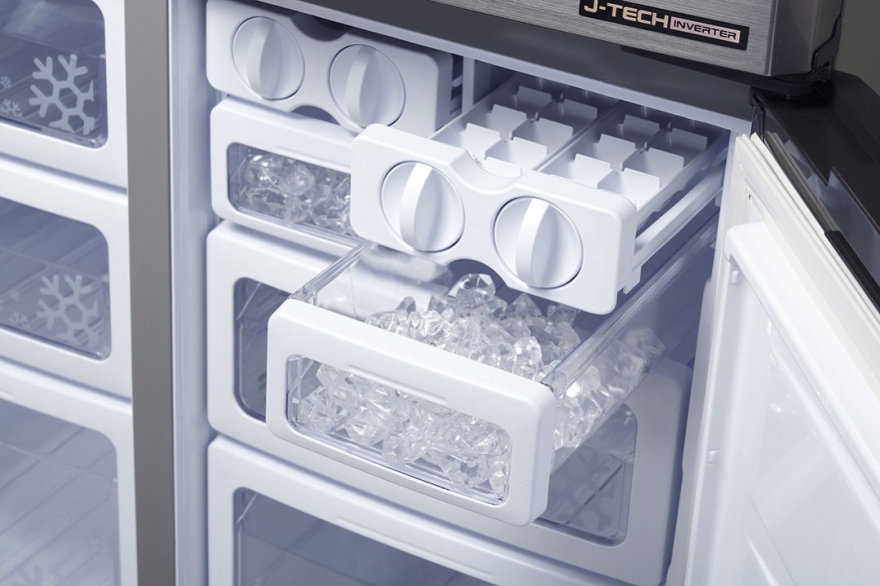 Холодильник с ледогенератором купить. Холодильник Sharp sjex93pbe. Холодильник Sharp SJ-ex93p-be. Холодильник Sharp с ледогенератором. SJ-ex98fbe.